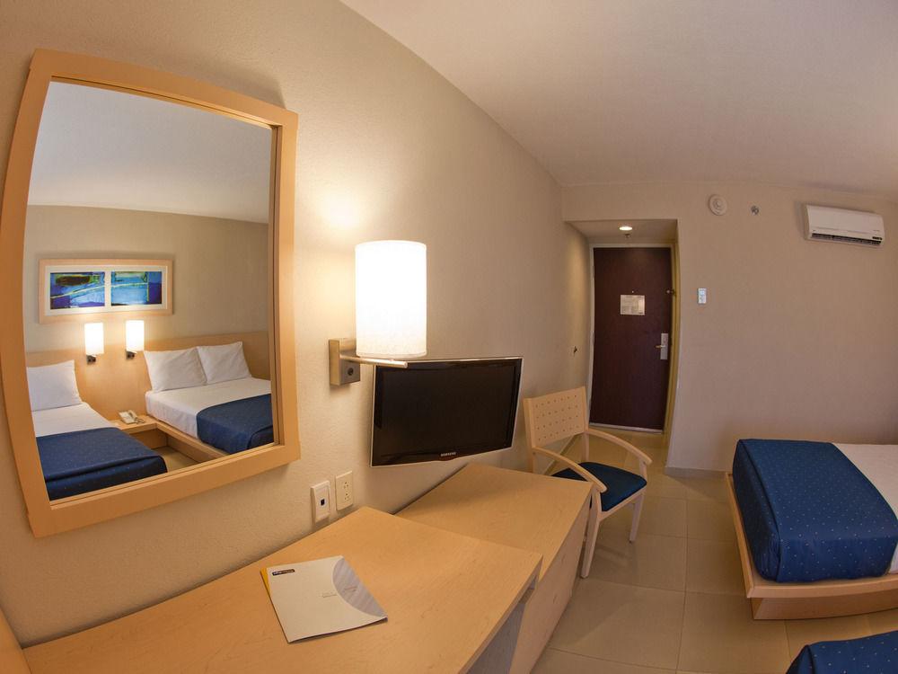 City Express By Marriott Mérida Exteriör bild